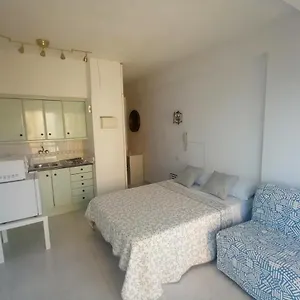 Lovely In Front Of The Beach. Apartamento